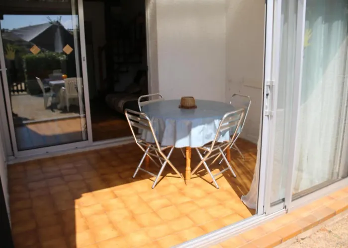 113, Heliovillage Au Village Naturiste * Agde